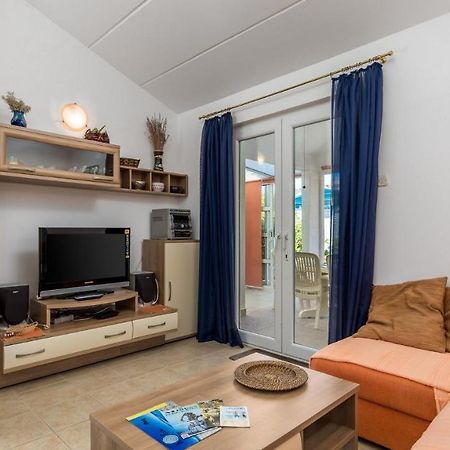 Rona Apartment Aurora 诺瓦利娅 外观 照片